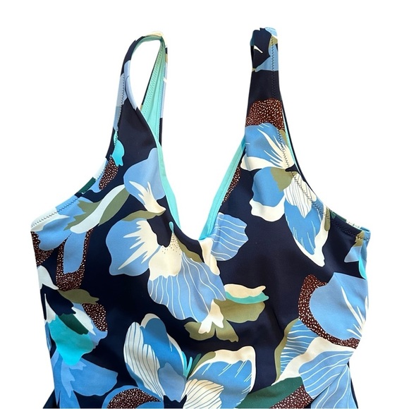 ATHLETA Seychelles One Piece Swimsuit in Hero Bloom Blue - Picture 5 of 9